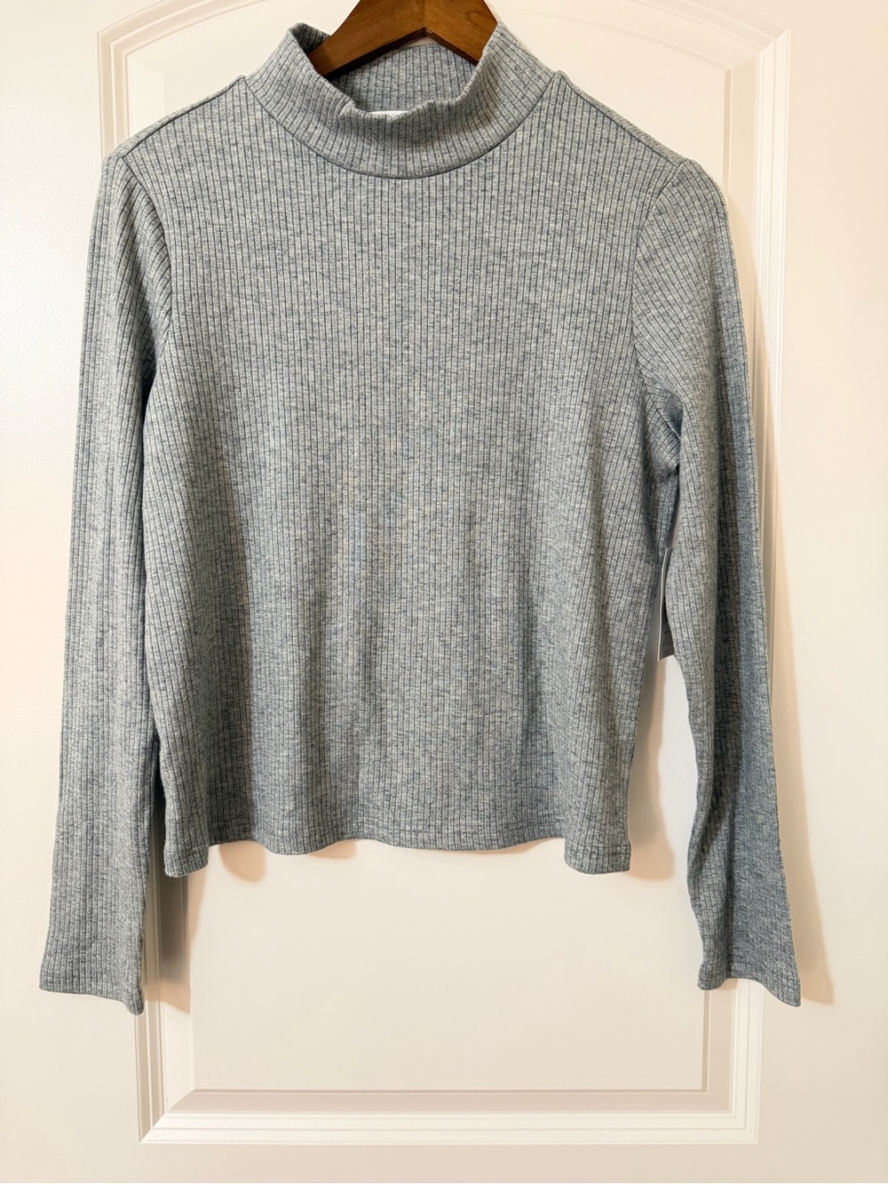 Time and Tru Heather Gray Ribbed Mock Neck Long Sleeve Top